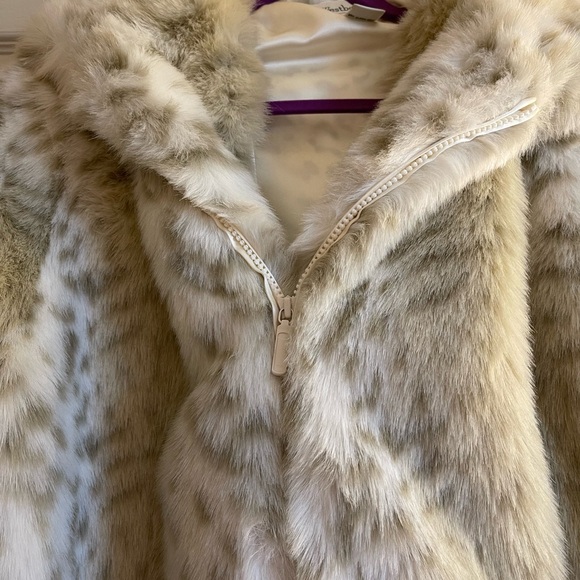 Westbound Women's Plush Teddy Jacket in Cream and Tan - Picture 3 of 7